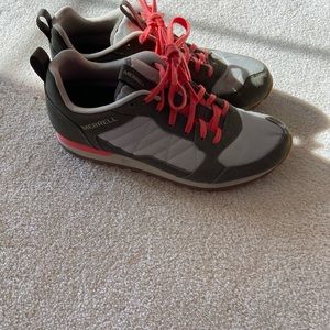 Merrell woman’s size 9 sneakers/ hiking shoes